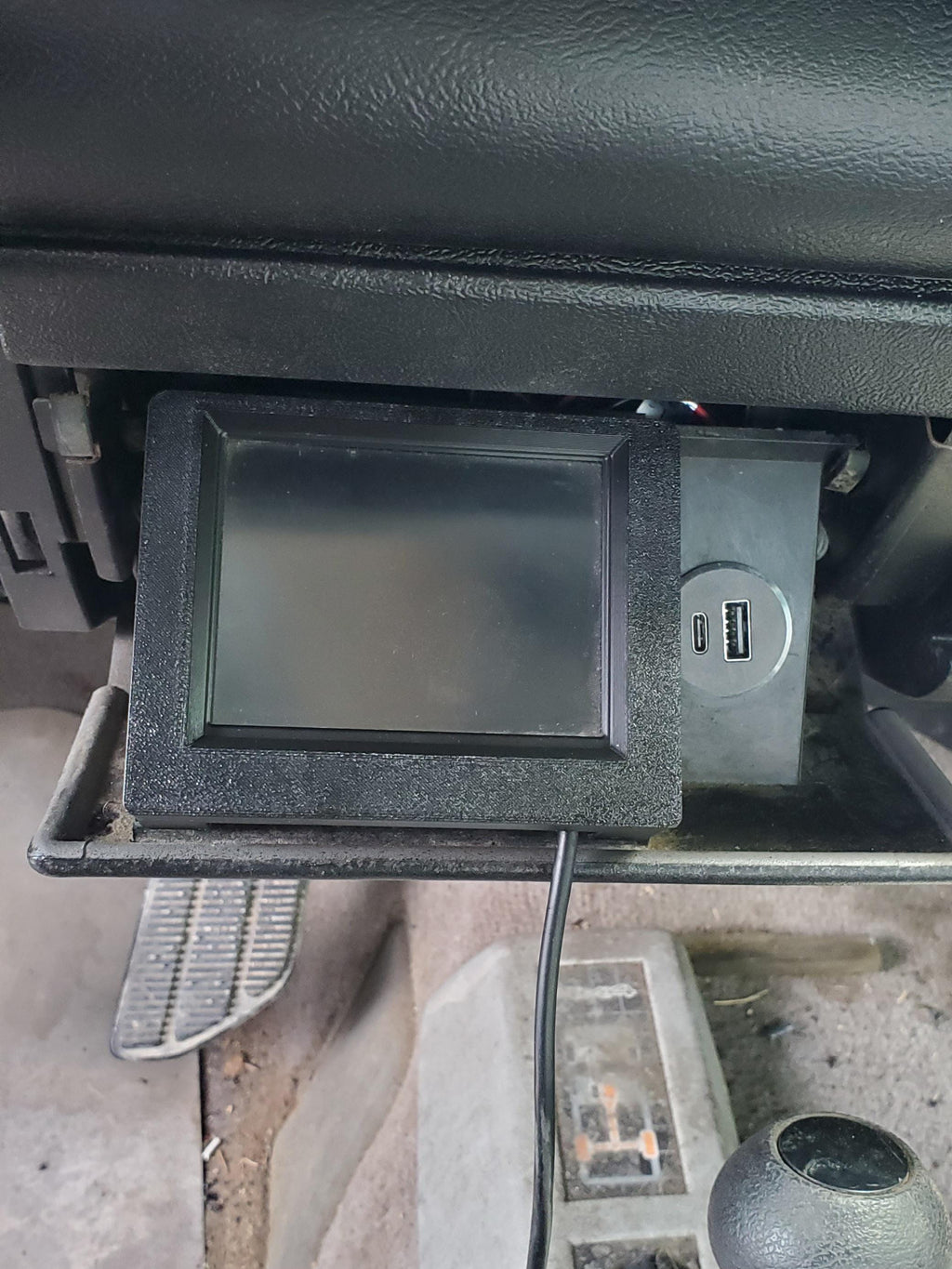 88-94 GMT400 OBS Holley 3.5" Screen Ashtray Mount